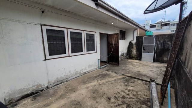 ขายบ้านทาวน์เฮ้าส์ 2 ชั้น ใจกลางกรุงทำเลทอง ใกล้สิ่งอำนวยความสะดวก เดินทางสะดวก กรุงเทพ 